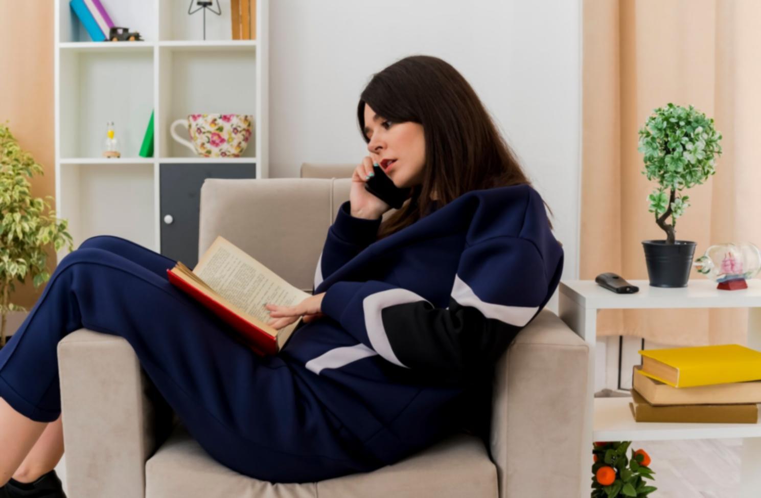 Personne travaillant sur ses finances personnelles